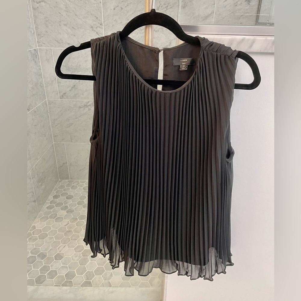 J Crew 365 Pleated Top Size M